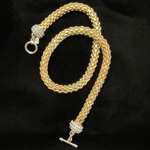 Banana Republic Gold Link Toggle Necklace with Gold Rhinestone End Caps 16” Long